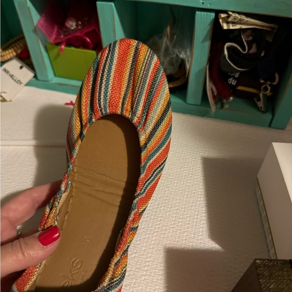 A pair of Sunset strip Tieks. Size 9. Good condition - Picture 4 of 5